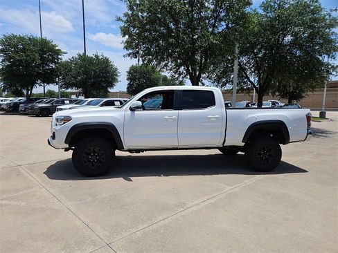 Used 2021 Toyota Tacoma TRD Off-Road w/ Technology Package image 6