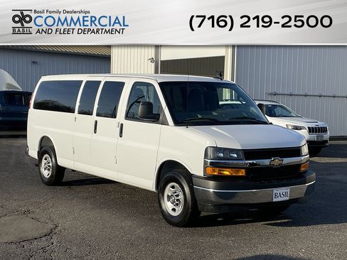 Used 2025 Chevrolet Express 3500 LT w/ LT Preferred Equipment Group RWD image 1