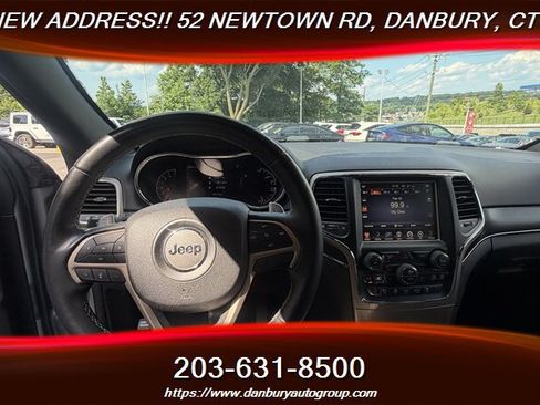 Used 2017 Jeep Grand Cherokee Limited AWD/4WD image 16