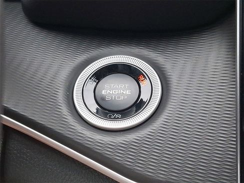 New 2025 Jeep Grand Cherokee L Altitude image 16