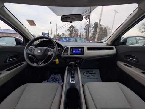 Used 2021 Honda HR-V LX image 2