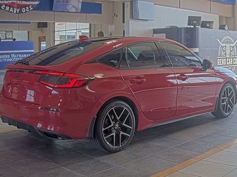 Used 2022 Honda Civic Sport Touring image 3