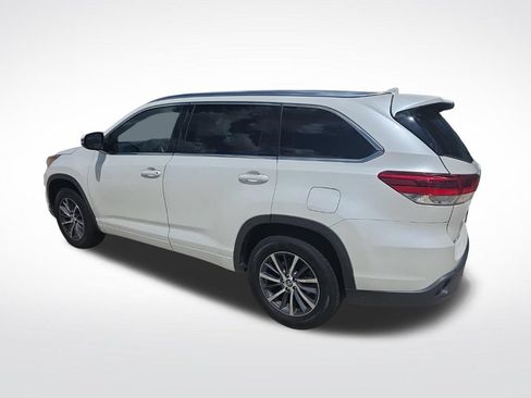 Used 2018 Toyota Highlander XLE FWD image 8
