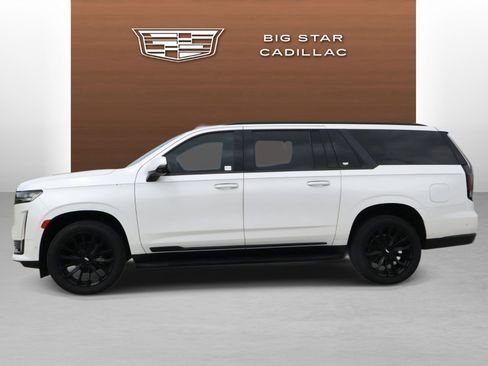 Used 2022 Cadillac Escalade ESV Premium Luxury AWD/4WD image 2