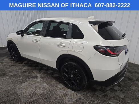 Used 2025 Honda HR-V Sport image 9