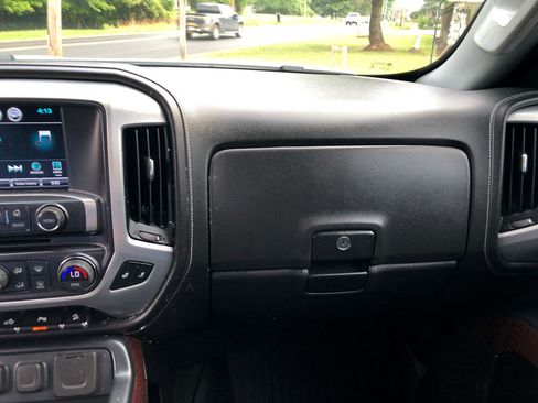 Used 2018 GMC Sierra 1500 SLE w/ SLE Value Package image 36