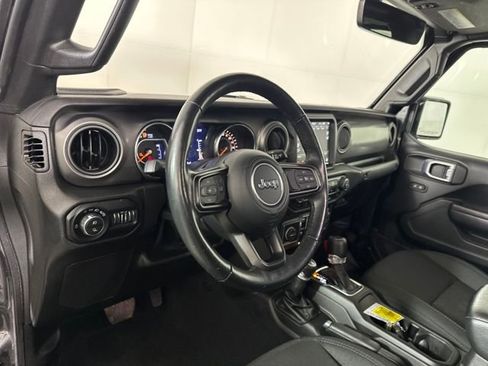 Used 2022 Jeep Gladiator Sport image 13