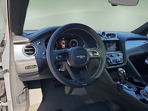 New 2024 Bentley Bentayga image 34