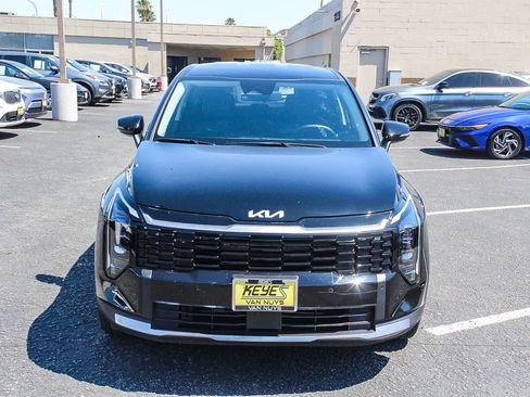 Used 2026 Kia Sportage EX FWD image 2