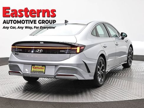 Used 2025 Hyundai Sonata SEL FWD image 5