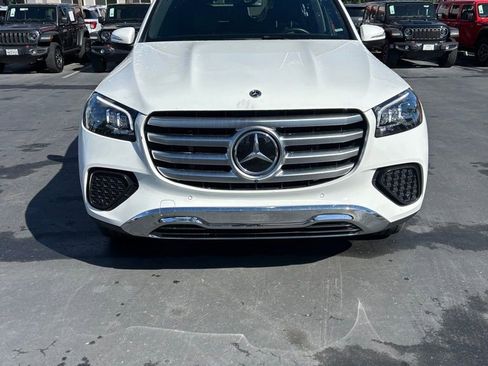 Used 2025 Mercedes-Benz GLS 450 4MATIC image 8