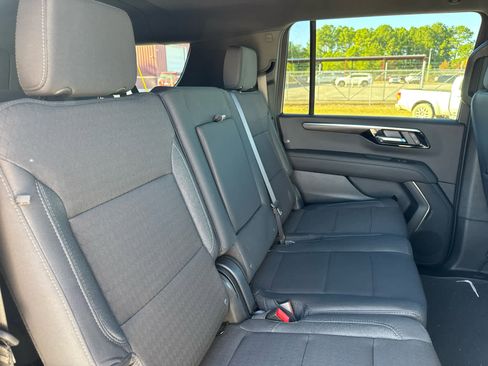 New 2026 Chevrolet Suburban LS image 16