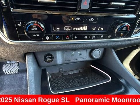 Certified 2025 Nissan Rogue SL w/ SL Premium Package AWD/4WD image 14