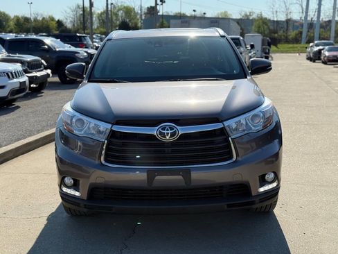 Used 2016 Toyota Highlander Limited w/ Driver Technology Package image 3