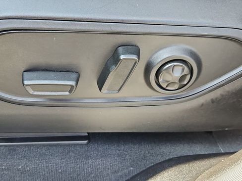 Used 2024 Jeep Grand Cherokee L Altitude image 15