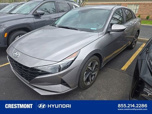 Used 2023 Hyundai Elantra SEL w/ Convenience Package image 10