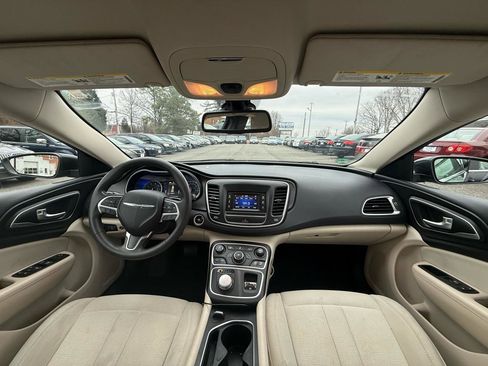 Used 2015 Chrysler 200 Limited image 24