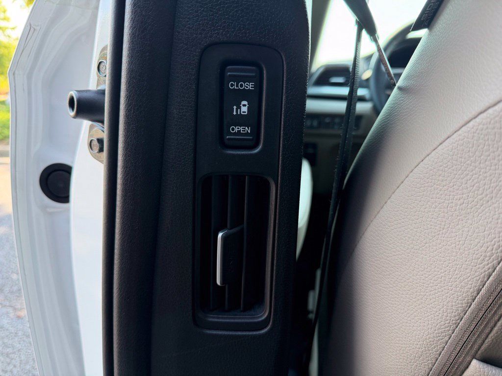 Certified 2024 Honda Odyssey EX-L image 42