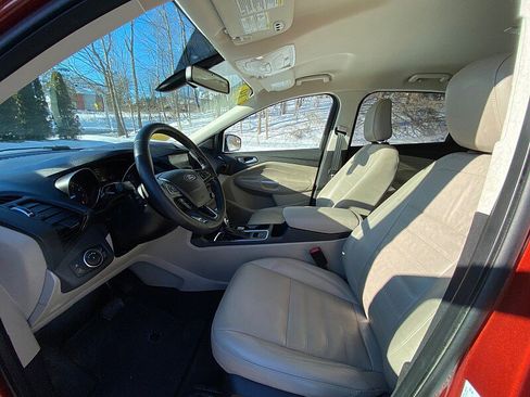 Used 2019 Ford Escape Titanium image 23