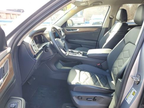 Used 2024 Volkswagen Atlas SE image 14