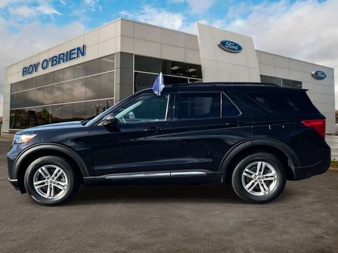 Certified 2023 Ford Explorer XLT w/ Equipment Group 202A AWD/4WD image 2