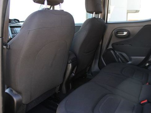 Used 2021 Jeep Renegade Latitude AWD/4WD image 21
