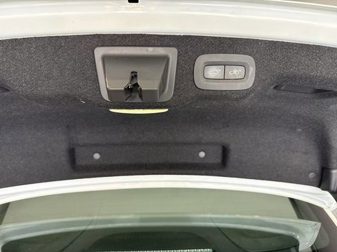 Used 2018 Volvo S90 T5 Momentum w/ Convenience Package image 36