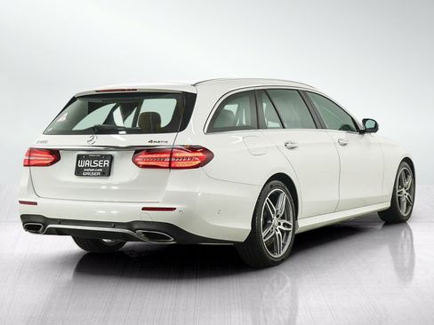 Used 2017 Mercedes-Benz E 400 4MATIC Wagon image 5