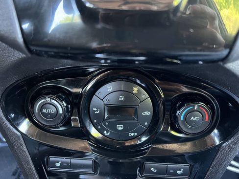 Used 2014 Ford Fiesta Titanium FWD image 19