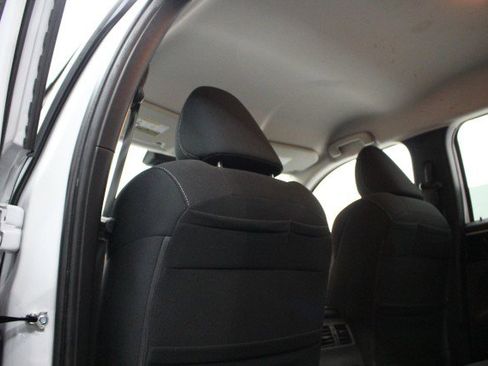 Used 2022 Mitsubishi Outlander ES image 28