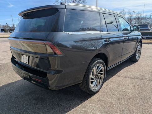 New 2026 Lincoln Navigator Reserve image 10