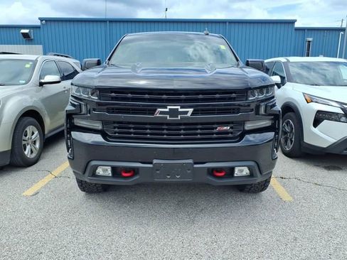 Used 2019 Chevrolet Silverado 1500 LT Trail Boss w/ Convenience Package AWD/4WD image 2