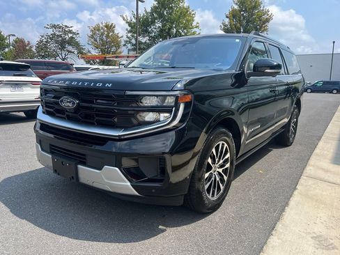 Used 2025 Ford Expedition Max Platinum AWD/4WD image 3