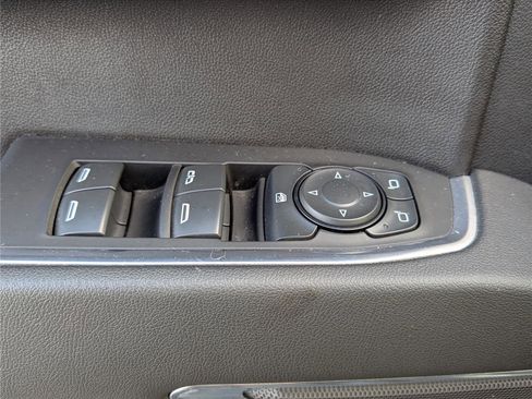 Used 2024 Chevrolet Silverado 1500 LT image 18