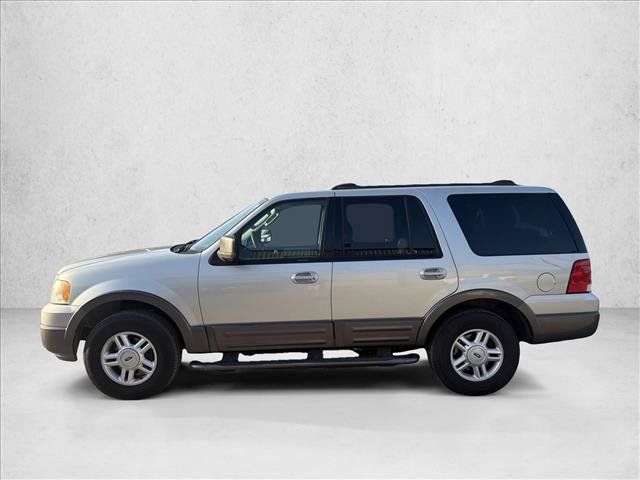 Used 2004 Ford Expedition XLT RWD image 2