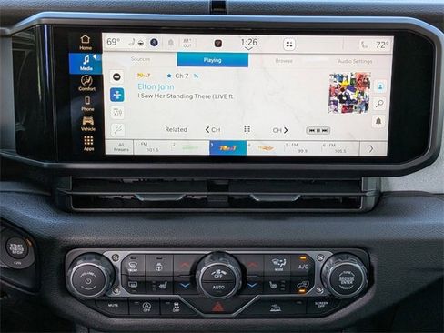 New 2025 Jeep Gladiator Sport image 18