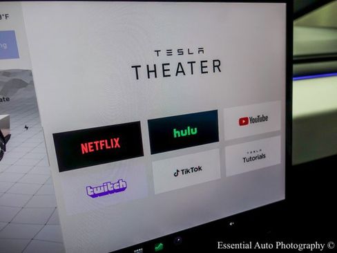 Used 2024 Tesla Cybertruck AWD Crew Cab image 23