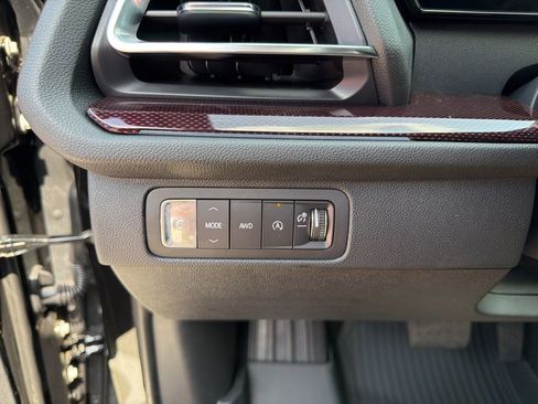 New 2026 Chevrolet Traverse Z71 w/ LPO, Floor Liner Package AWD/4WD image 24