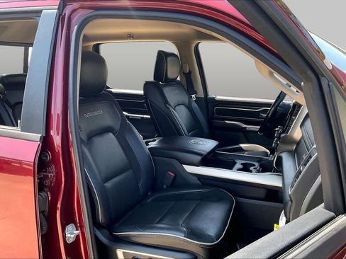 Used 2019 RAM 1500 Laramie AWD/4WD image 9