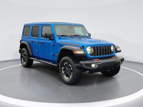 Used 2024 Jeep Wrangler Unlimited Rubicon w/ Technology Group image 2