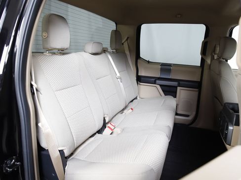 Used 2018 Ford F150 XLT w/ Equipment Group 302A Luxury AWD/4WD image 9