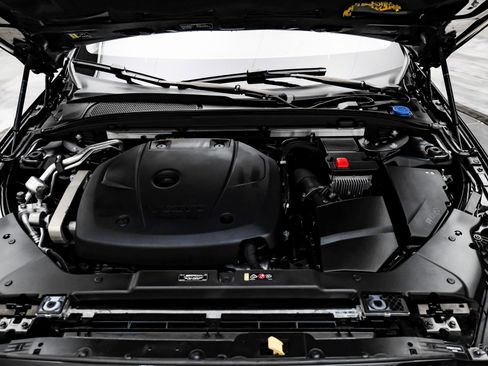 Used 2020 Volvo V60 T5 Momentum w/ Protection Package Premier image 84