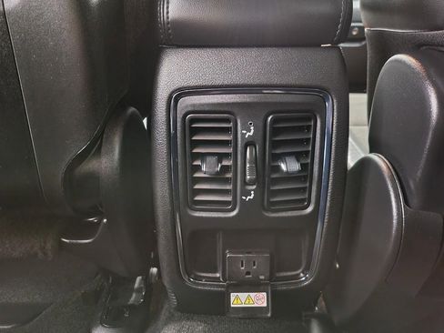 Used 2021 Jeep Grand Cherokee Laredo X image 20