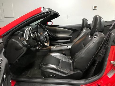 Used 2011 Chevrolet Camaro LT RWD image 18