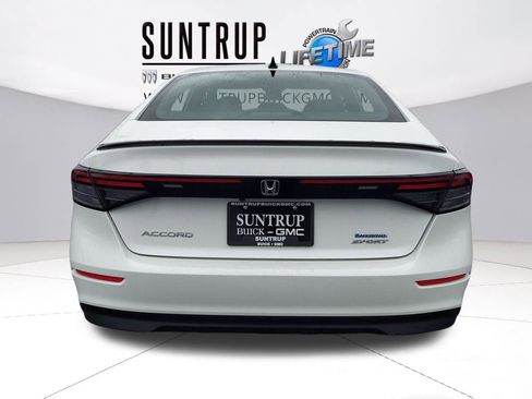 Used 2024 Honda Accord Sport image 8