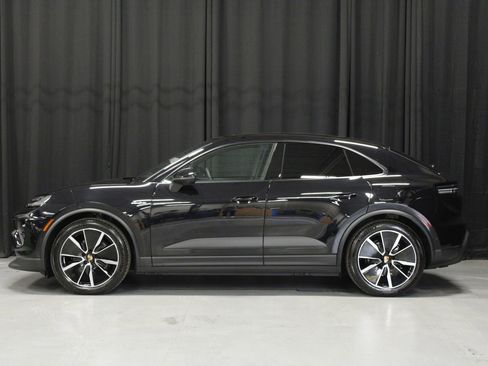 New 2026 Porsche Macan 4 Electric AWD/4WD image 2