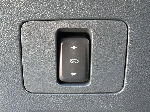 Used 2022 Ford F250 Lariat w/ Lariat Value Package image 28