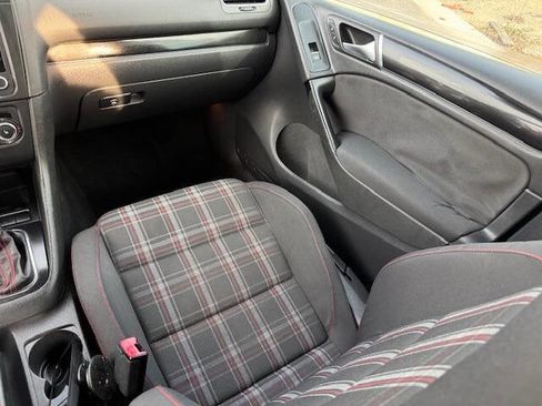 Used 2011 Volkswagen Golf 4-Door image 23