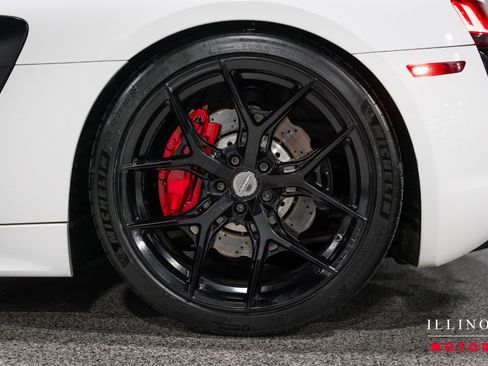 Used 2018 Audi R8 V10 w/ Premium Package RWD image 10