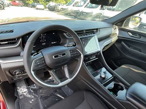 Used 2025 Jeep Grand Cherokee L Laredo w/ Luxury Tech Group I RWD image 25